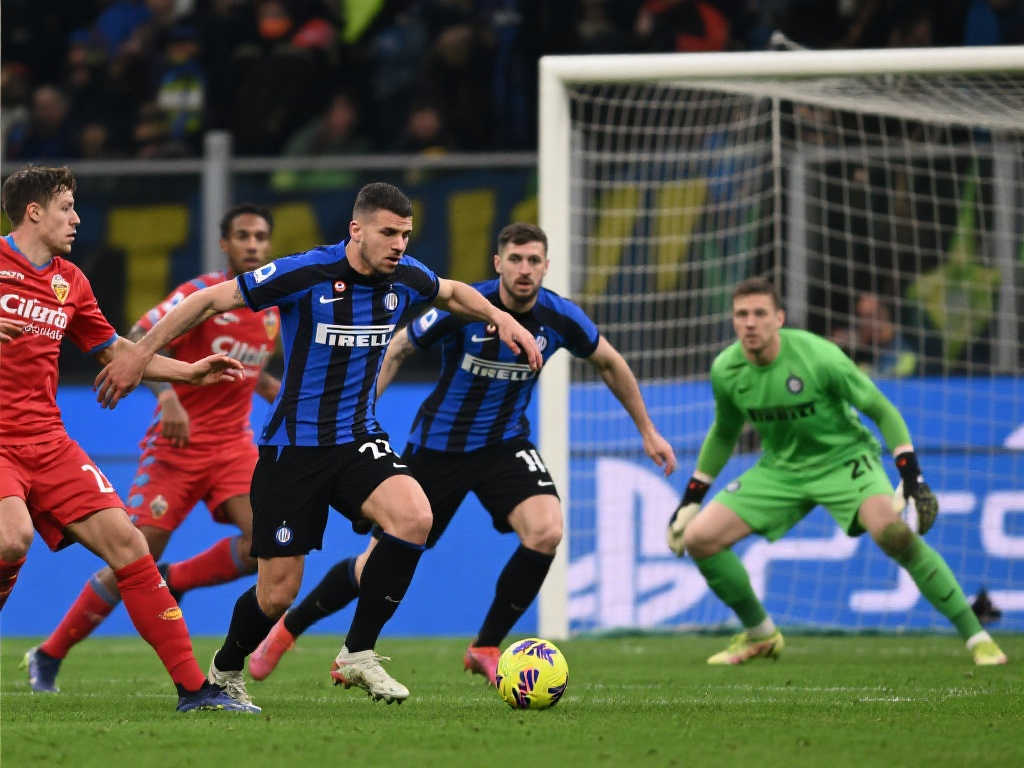 但他的表现 但他的表现